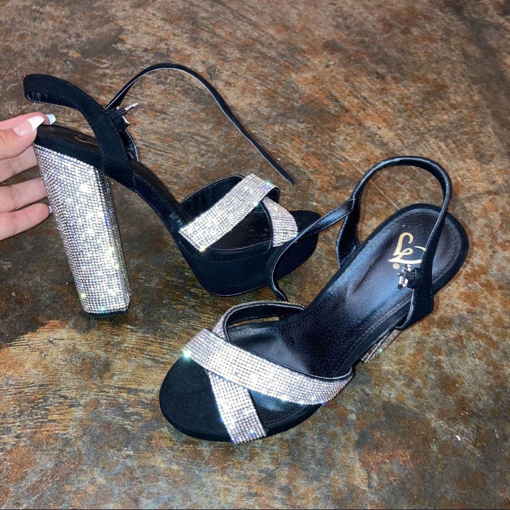 SHINY SILVER HIGH BLOCK HEELS